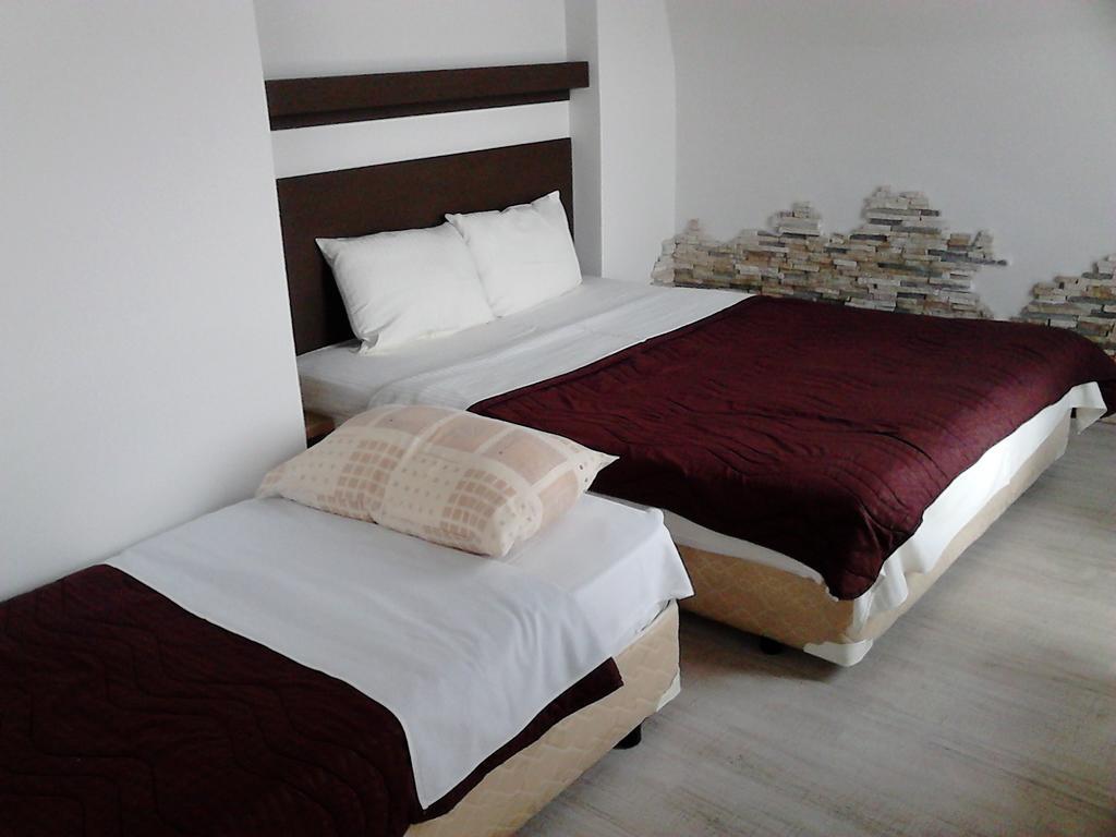 Prenociste Konstantin 2008 Hotel Nis Room photo