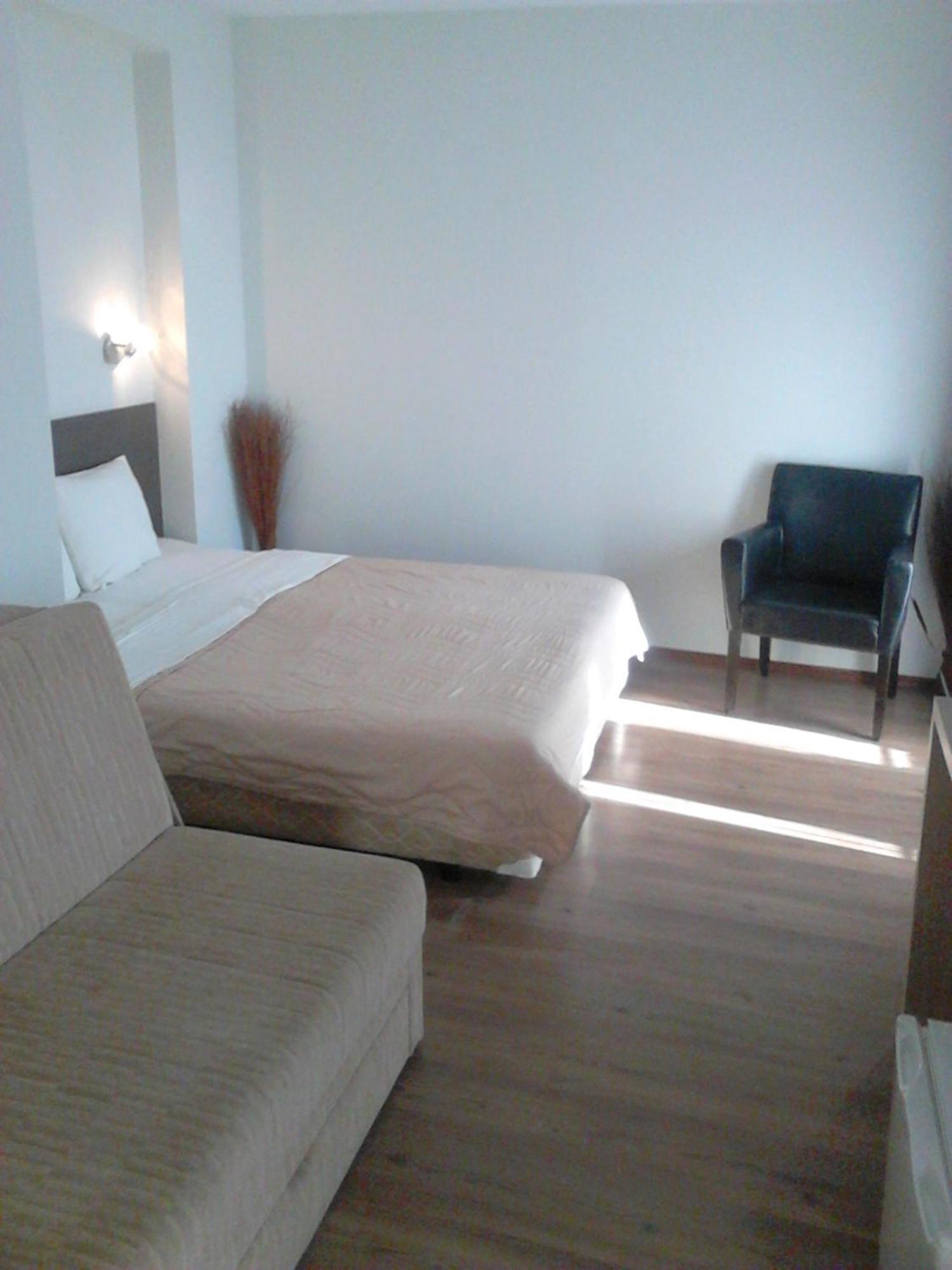 Prenociste Konstantin 2008 Hotel Nis Room photo